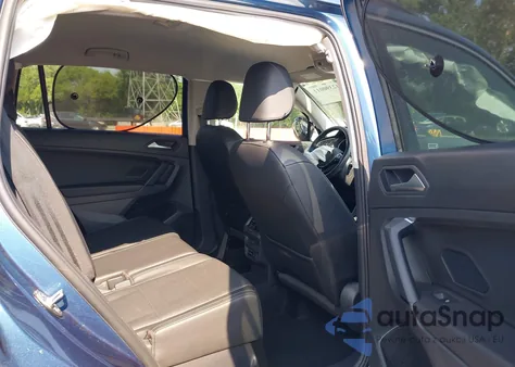 2019 Volkswagen Tiguan Se/Sel/Sel R-Line Jet-Black/Sel R-Line z USA, uszkodzony, nr VIN 3VV2B7AX4KM083120